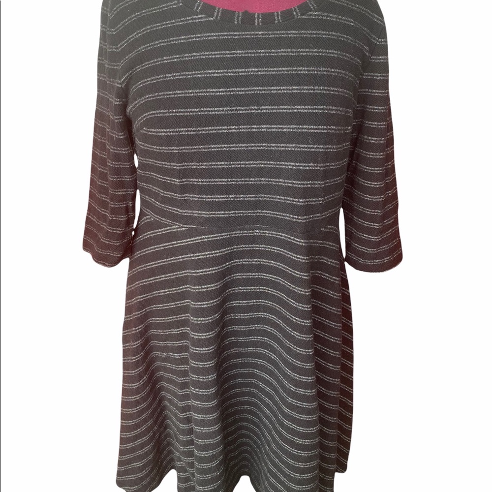 GUC Lane Bryant Long Sleeved Black/Gray Striped Below the Knee Dress Size 18-20